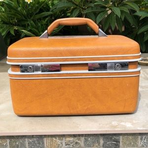 Vintage Sears Courier II Train Case